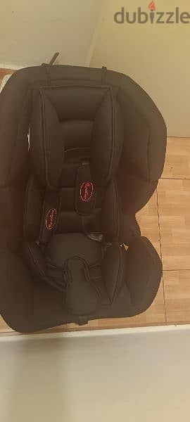 car seat in very good condition barely used from 0 to 5 years at 80$ 2