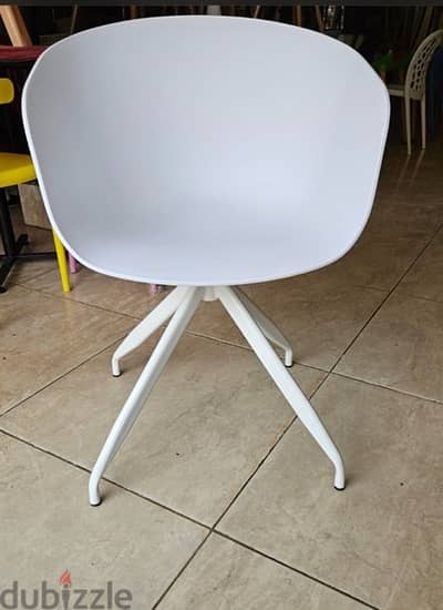 Larana Chair WhatsApp 71379837