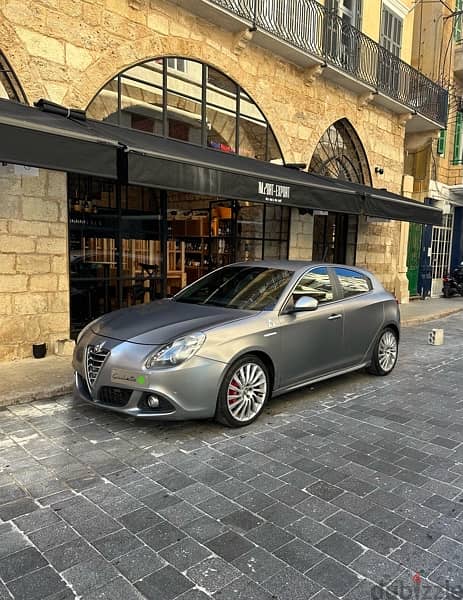 Alfa Romeo Giulietta Quadrifoglio 2