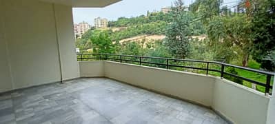 Apartment for rent in Awkar