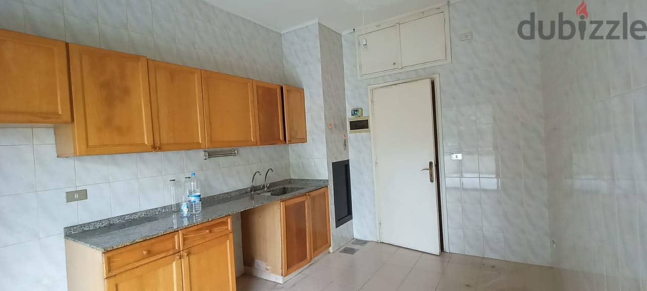 Apartment for rent in Awkar 12