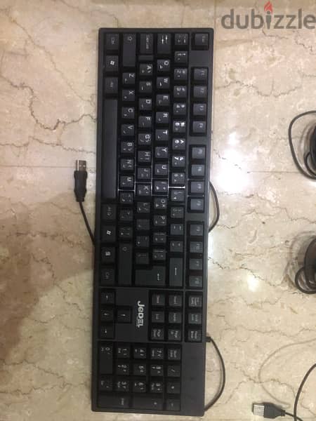 FOR SALE OREXCHANGE  :Keyboards + mouses + screens + mousepads 8