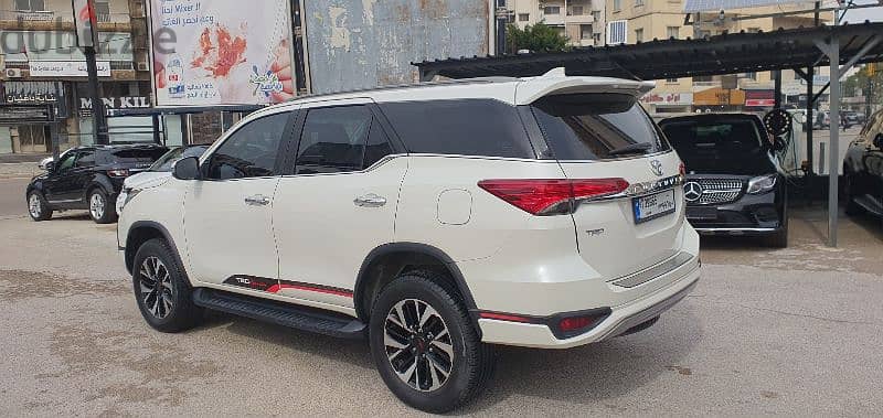 Fortuner TRD 2018 Showroom condition Low mileage 5