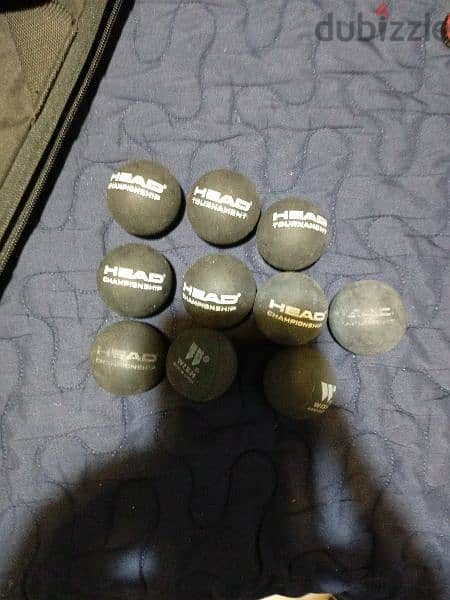 Wilson very good condition with 5 balls 50$ And wish with 5 balls 30$ 1