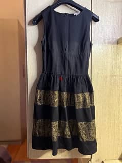 black and gold dress 0