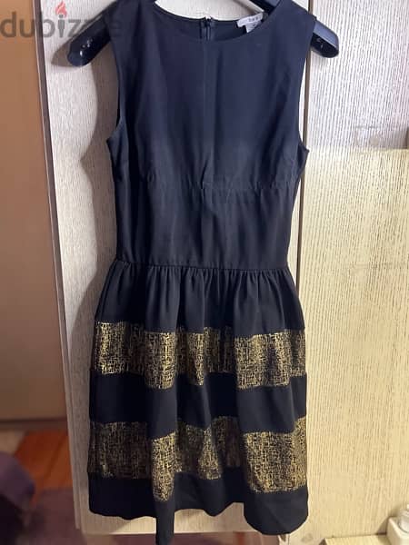 black and gold dress 1
