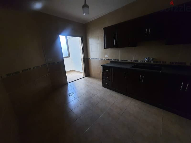 Apartment for sale in Basta el Tahtaشقة للبيع في بسطة التحتا 2