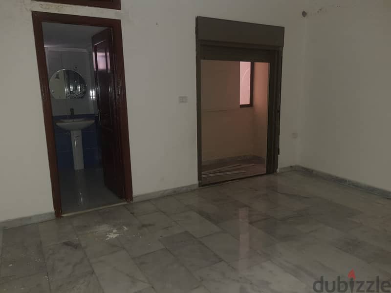 Apartment for sale in Basta el Tahtaشقة للبيع في بسطة التحتا 3