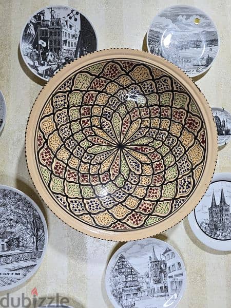 Tunisian style fruit bowl / wall plate
Huge size
صحن تعليق انتيك 1
