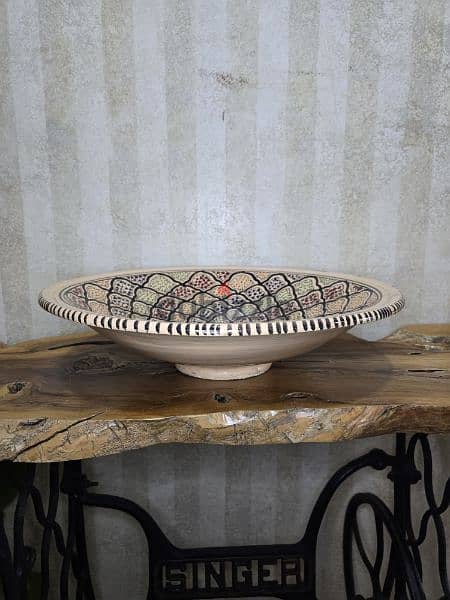 Tunisian style fruit bowl / wall plate
Huge size
صحن تعليق انتيك 3