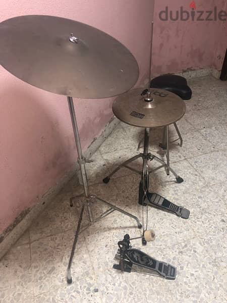 Amati drums like new blue color full with chair 7