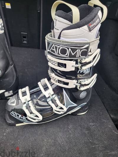 Atomic Women Ski Boots Size 25.5