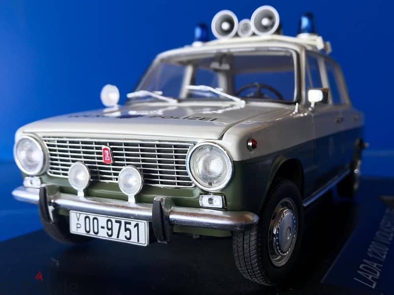 1/18 diecast East German Police car Lada 1200 Full opening Rare in box 2
