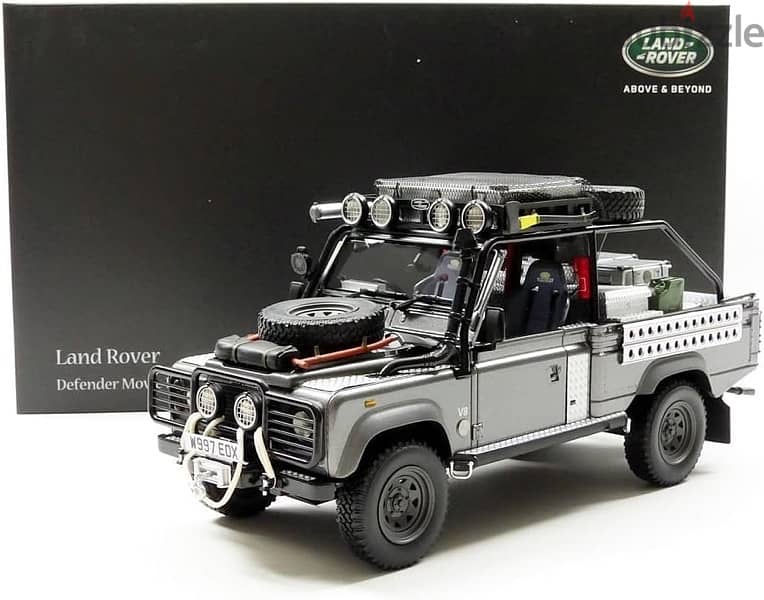 1/18 die-cast New box Land Rover Defender Tomb Raider 1