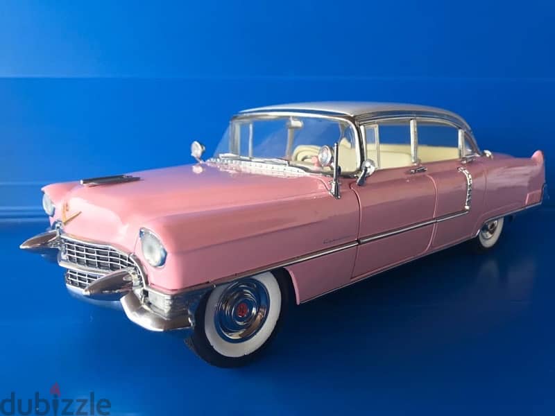1/18 Vintage diecast Elvis Presley Pink Cadillac Diorama Oak display. 10