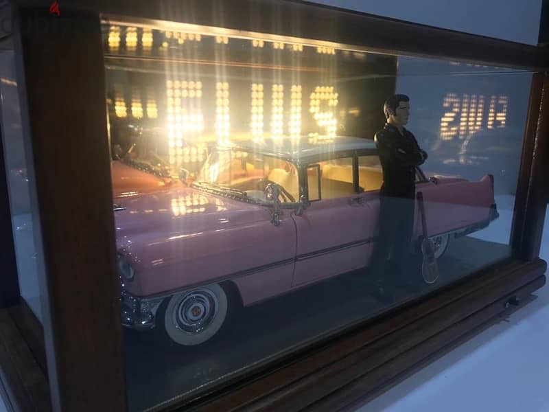 1/18 Vintage diecast Elvis Presley Pink Cadillac Diorama Oak display. 14