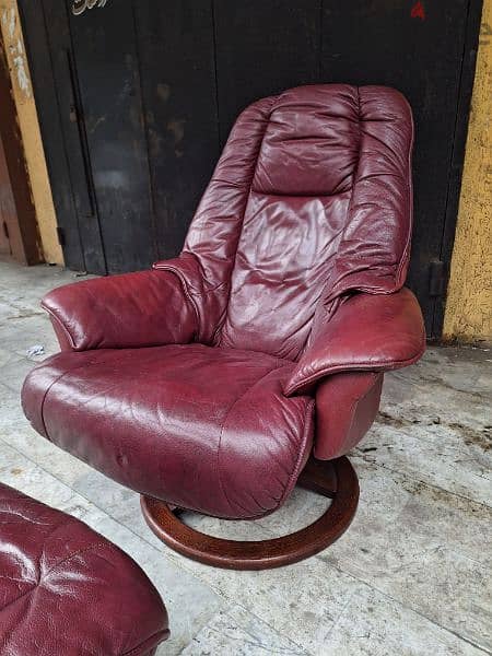 swivel recliner chair with bench كنب فوتوي جلد طبيعي انجليزي اصلي قديم 1