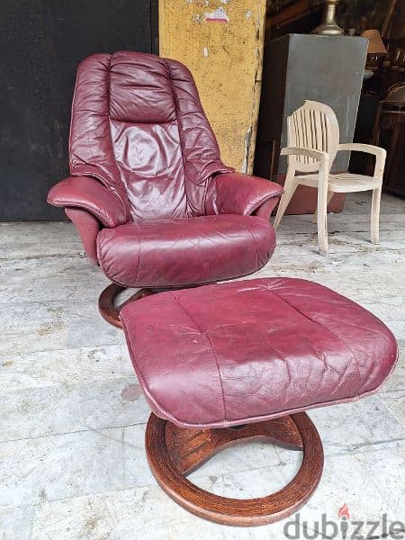 swivel recliner chair with bench كنب فوتوي جلد طبيعي انجليزي اصلي قديم 2