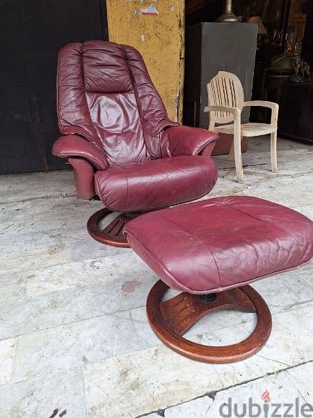 swivel recliner chair with bench كنب فوتوي جلد طبيعي انجليزي اصلي قديم 3