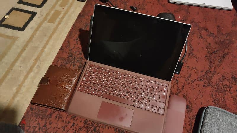 Microsoft surface pro 4 i5  8 256 4