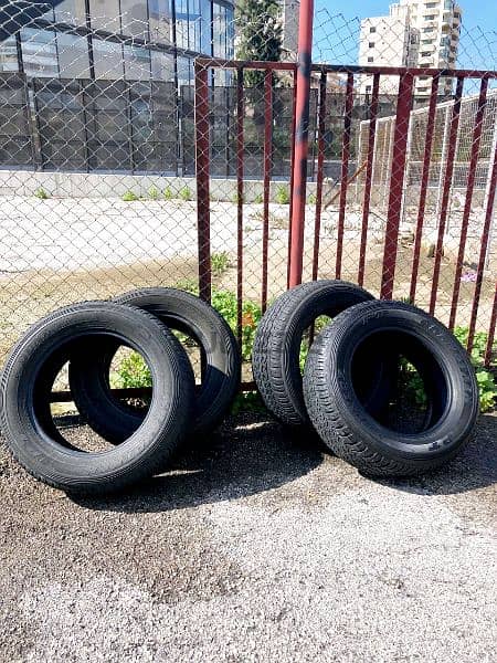 4 tires Dunlop 265 / 60 / 18  ( $ 95 ) 1