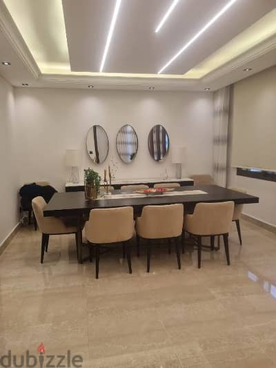 Luxurious I 300 SQM apartment in Manara .