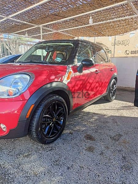 one of a kind minicooper countryman great condition 5
