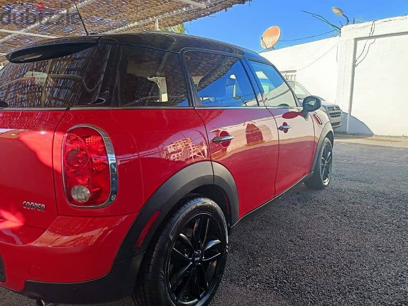 one of a kind minicooper countryman great condition 11