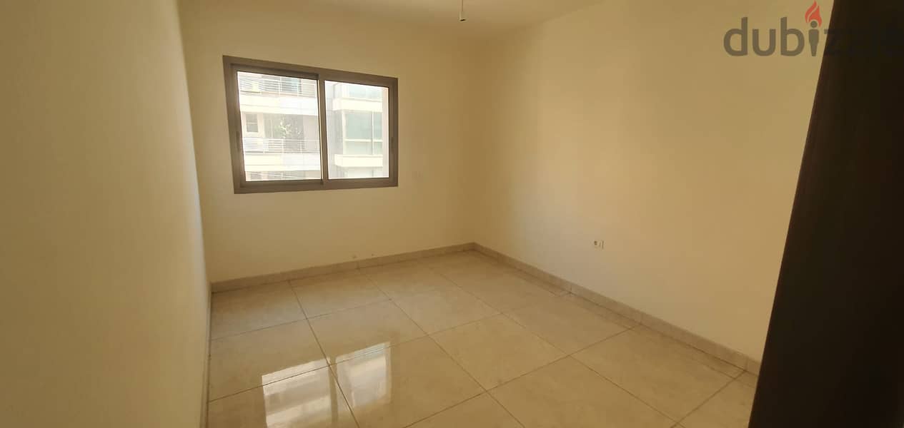 A 165 m2 apartment for sale in Ras el nabaa 7