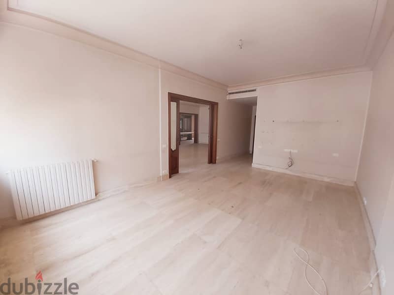 A 460 m2 apartment with a city view for rent in Rawche 3