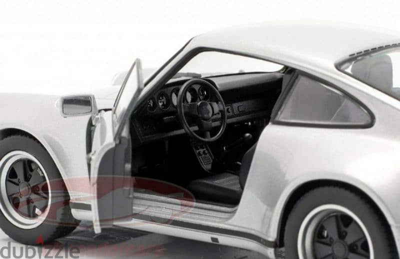 Porsche 911 Turbo diecast car model 1;24 4