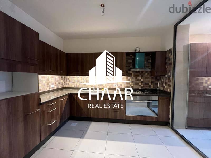 R1696 Luxurious Apartment for Rent in Clemenceau 5