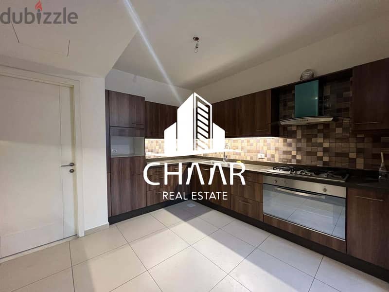 R1696 Luxurious Apartment for Rent in Clemenceau 7