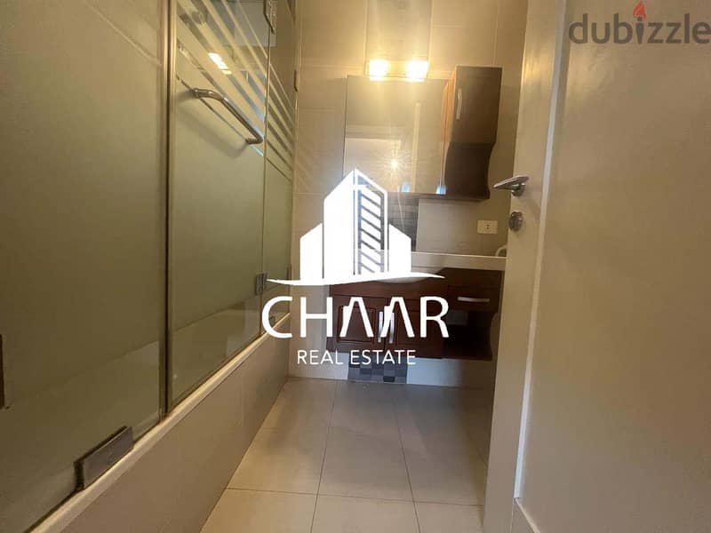 R1696 Luxurious Apartment for Rent in Clemenceau 8