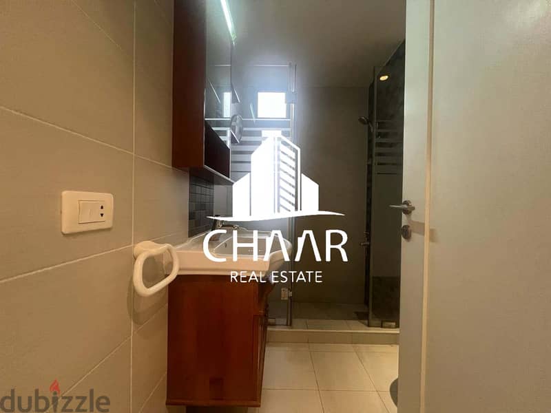 R1696 Luxurious Apartment for Rent in Clemenceau 9
