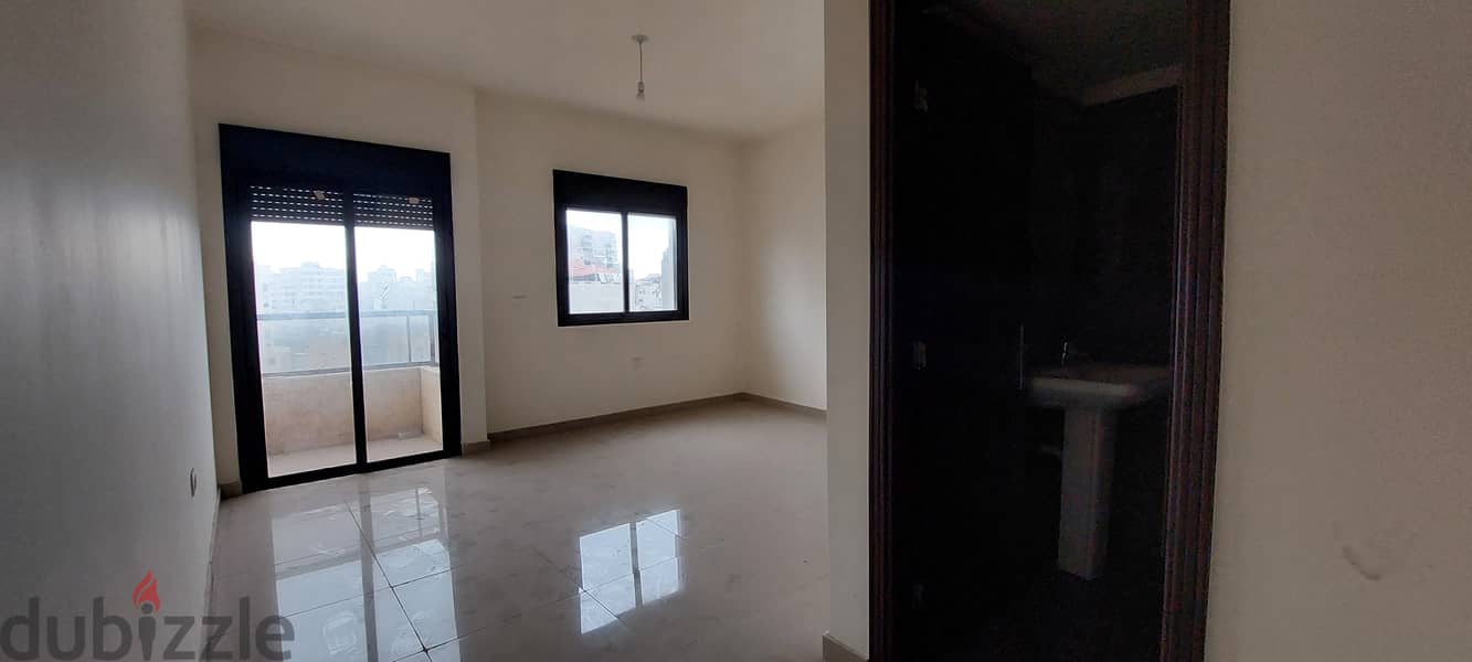 Apartment for sale in Ain El Remmaneh شقة للبيع في عين الرمانه 6