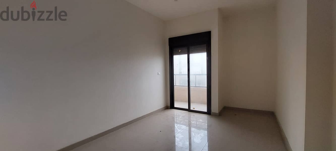 Apartment for sale in Ain El Remmaneh شقة للبيع في عين الرمانه 7