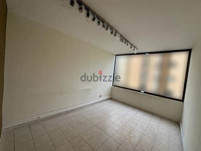 Office for rent in Jdeideh مكتب للإيجار في جديدة