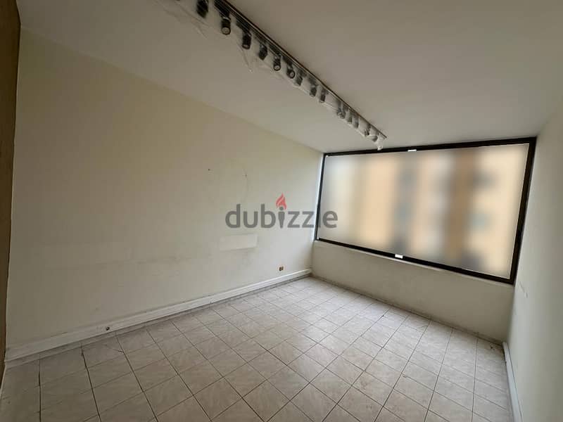 Office for rent in Jdeideh مكتب للإيجار في جديدة 0