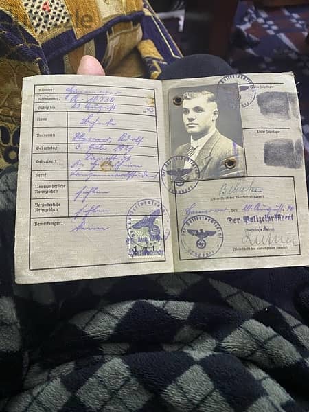 هوية المانية نازي اصدار سنة ١٩٤٠ اثناء الحرب العالمية Nazi ID 1