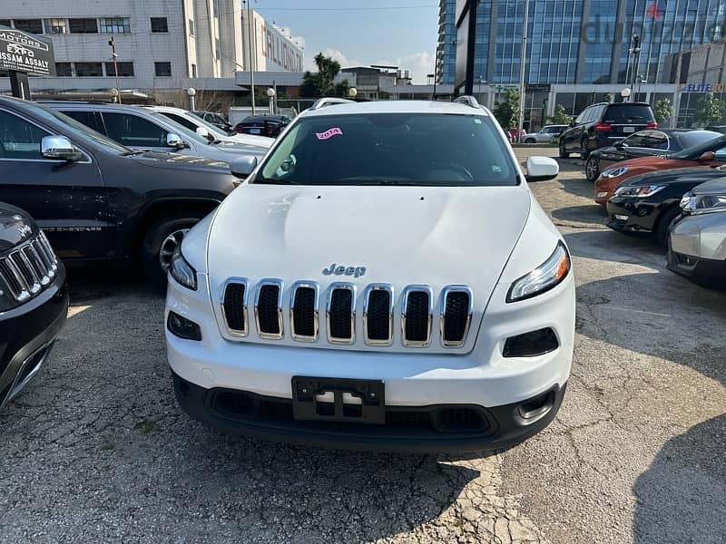Jeep Cherokee  2014 very clean like new V4 48000 miles 4WD 2