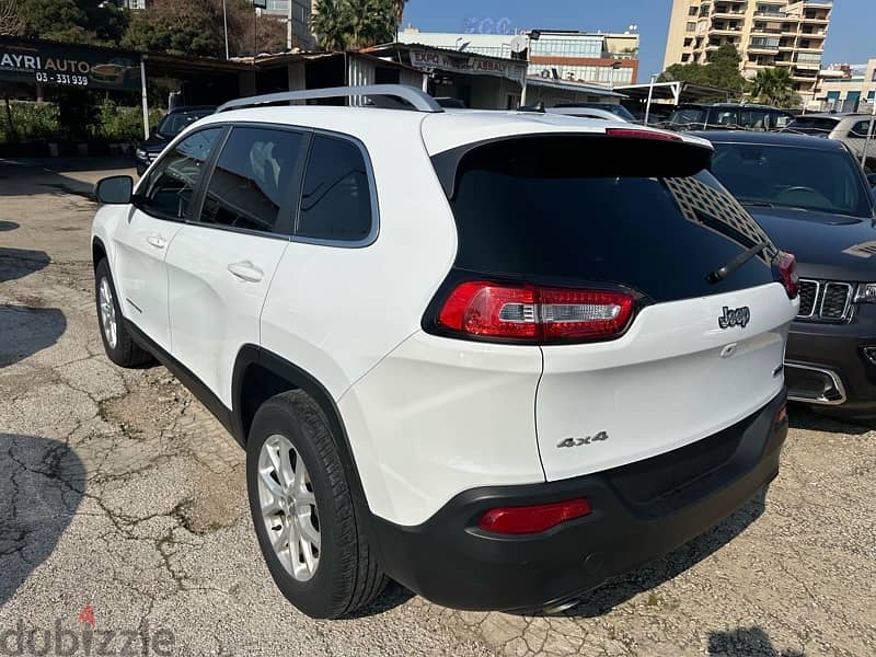 Jeep Cherokee  2014 very clean like new V4 48000 miles 4WD 3