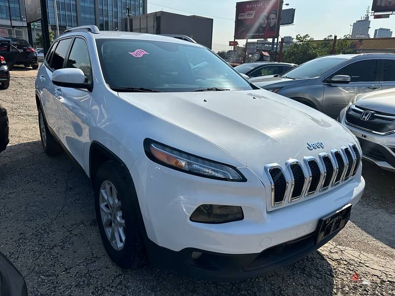 Jeep Cherokee  2014 very clean like new V4 48000 miles 4WD 10
