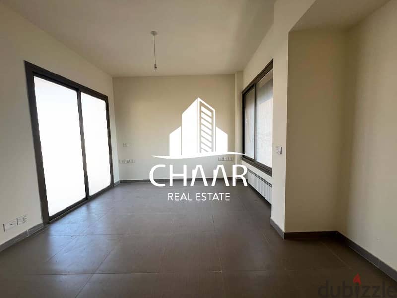 R1707 Apartment for Sale in Achrafieh شقة للبيع في الأشرفية 4