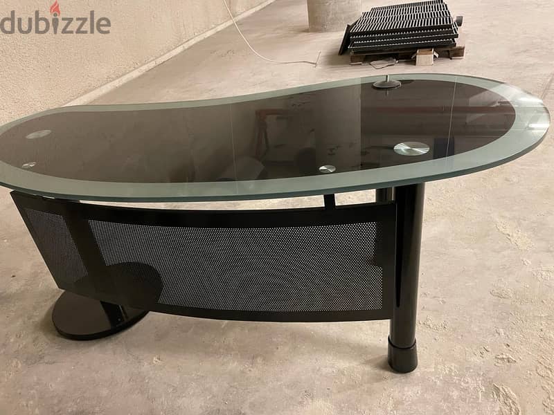 Glass desk 1