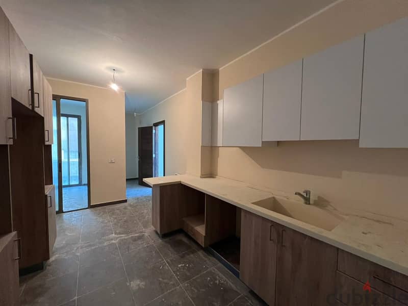 L14671-Deluxe Apartment for Rent in Adma With Terrace & Garden 2