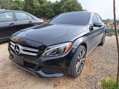 C300 4matic black/black no accident very clean car full option