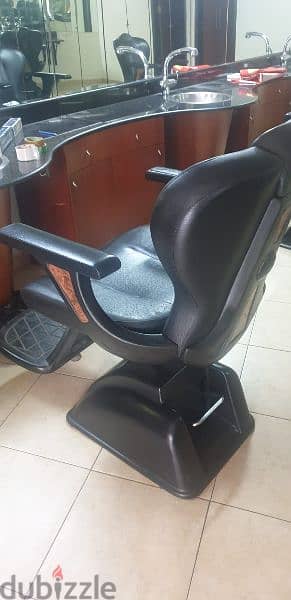 hairdresser seats 2
