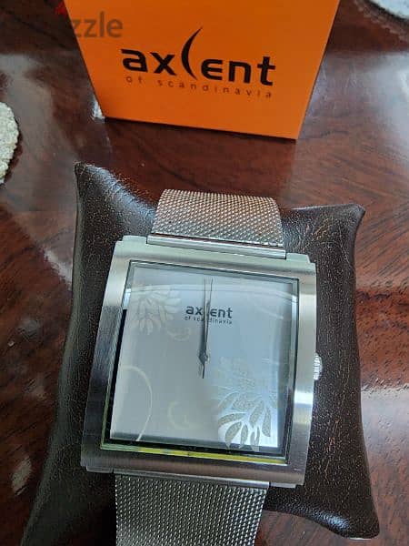 watch axcent 1