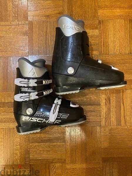 FISCHER SKIING BOOTS 3